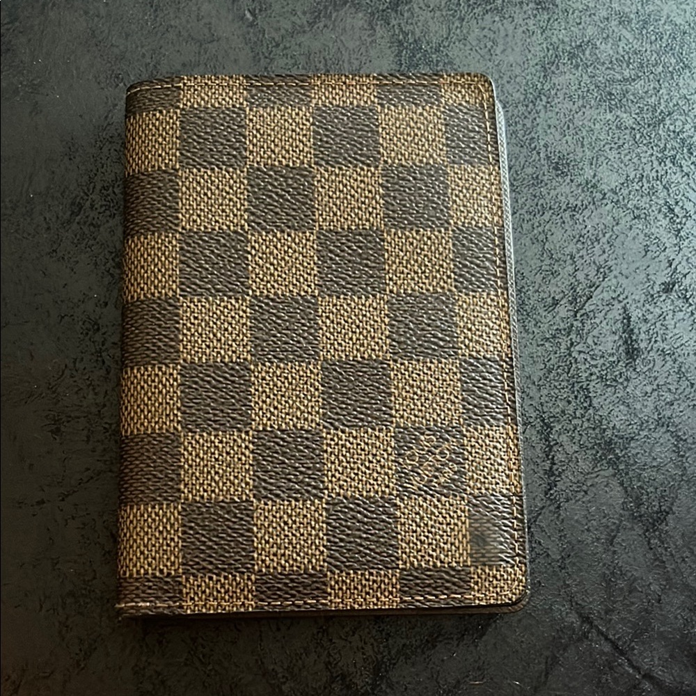 Louis Vuitton Brown monogram Textured Wallet